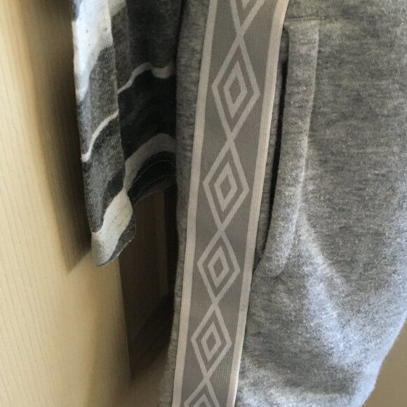 Umbro Athletic Shorts, Large (10-12), Cotton - Picture 6 of 7